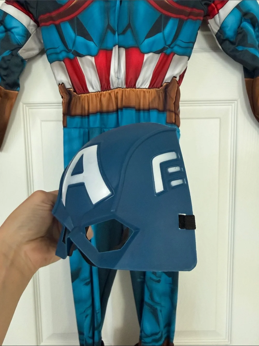 Kids Marvel Captain America Costume with Mask & Shield - Picture 14 of 16